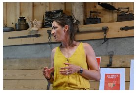 Stephanie Tschopp bei einer Rede